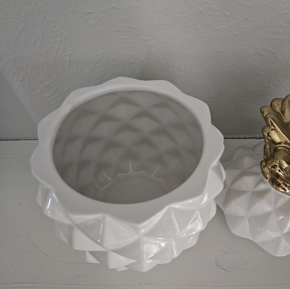 NWT Threshold pineapple jar/cookie jar with lid - Picture 3 of 4